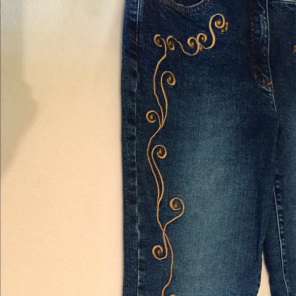 Westbound Ladies Embroidered Jeans - Picture 4 of 8